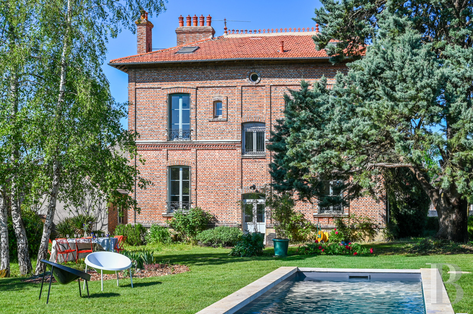 En Bourgogne, près de Chablis,  une maison de village du 19e siècle parée de briques - photo  n°2